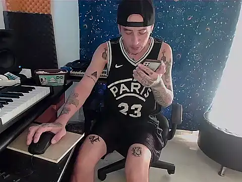 Snapshot of patrik_tattoo_ chatting on February 1, 2025, 8:26 pm patrik tattoo online show from February 1, 2025, 8:26 pm