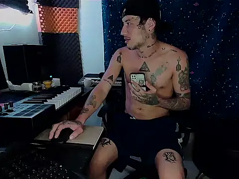 Snapshot of patrik_tattoo_ chatting on February 25, 2025, 4:03 am patrik tattoo online show from February 25, 2025, 4:03 am