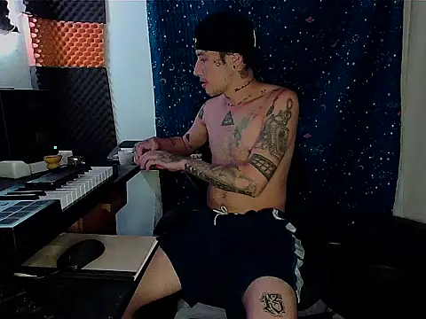 Snapshot of patrik_tattoo_ chatting on February 26, 2025, 3:32 am patrik tattoo online show from February 26, 2025, 3:32 am