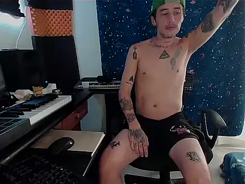 Snapshot of patrik_tattoo_ chatting on March 2, 2025, 3:05 pm patrik tattoo online show from March 2, 2025, 3:05 pm