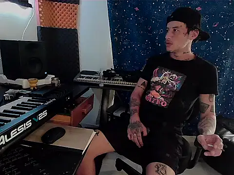 Snapshot of patrik_tattoo_ chatting on March 14, 2025, 6:29 pm patrik tattoo online show from March 14, 2025, 6:29 pm