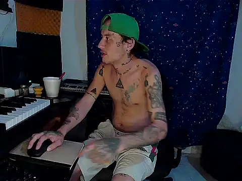 Snapshot of patrik_tattoo_ chatting on March 22, 2025, 3:52 am patrik tattoo online show from March 22, 2025, 3:52 am