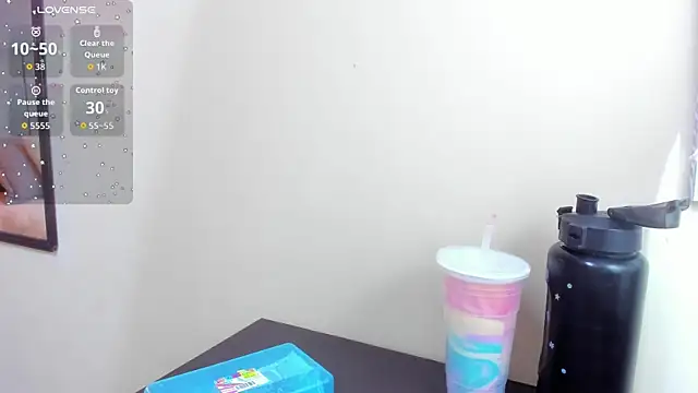 tutu milf online show from October 27, 2025, 7:07 pm