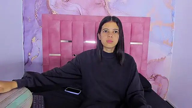 LizzMartin online show from December 18, 2024, 7:19 pm