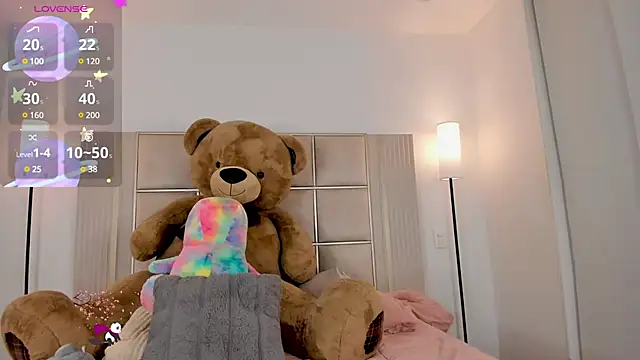 saraamiller  online show from March 8, 2025, 1:50 am