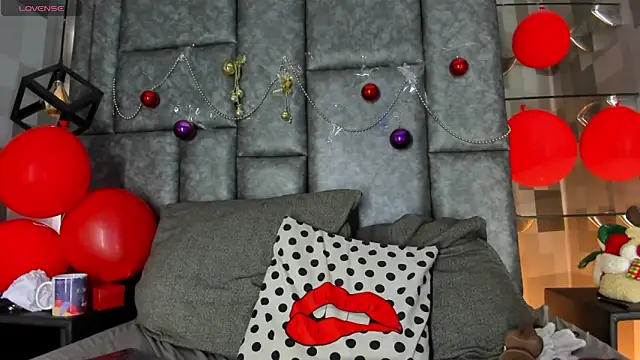 Corina Taylor  online show from December 24, 2024, 5:44 pm