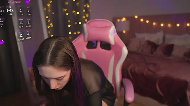 SelestaRobertson online show from December 13, 2024, 9:02 am