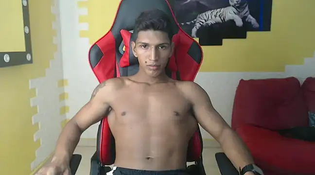 mau elixxx online show from December 16, 2024, 1:21 am