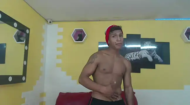 mau elixxx online show from December 25, 2024, 10:27 pm