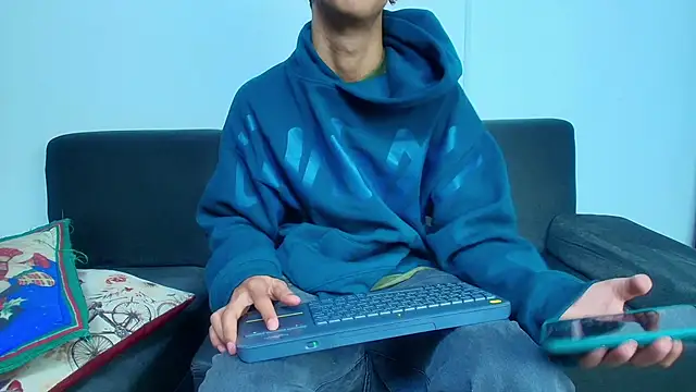 Snapshot of hares_mds chatting on November 28, 2025, 2:31 pm hares mds online show from November 28, 2025, 2:31 pm