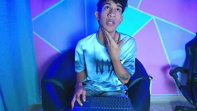 hares mds online show from December 5, 2025, 1:42 pm