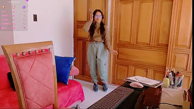 Snapshot of Jade_Zephyra chatting on January 21, 2025, 4:27 pm Jade Zephyra online show from January 21, 2025, 4:27 pm