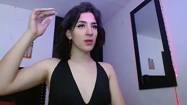 Triana Damelio online show from November 10, 2025, 9:25 pm