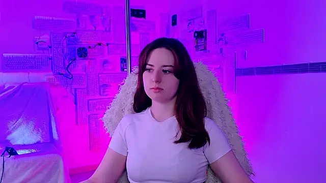 AnnTerry  online show from February 2, 2026, 8:35 am