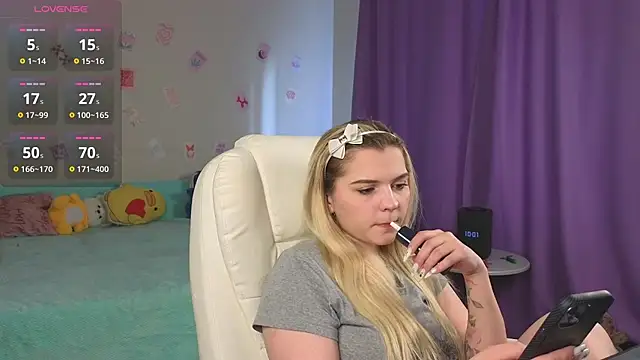 Kate Legend online show from April 21, 2026, 3:02 am