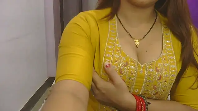 cutie-taara online show from October 18, 2025, 4:48 am