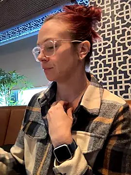 MelodyRoseUk online show from November 18, 2025, 9:58 am