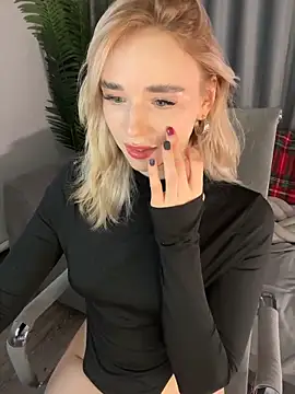 Eva Millss online show from December 14, 2024, 7:14 pm