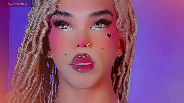 DanniLee  online show from April 12, 2026, 6:02 pm