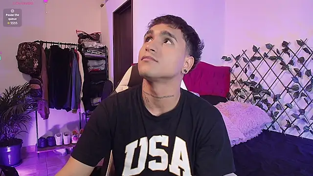 Snapshot of christianwang chatting on June 13, 2026, 9:57 pm christianwang online show from June 13, 2026, 9:57 pm