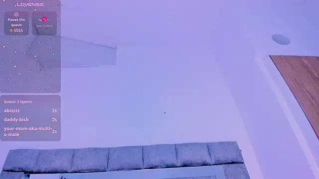 zulyjones online show from March 7, 2025, 7:05 pm