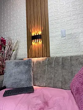 Annyy Ricee28 online show from December 11, 2024, 1:28 pm