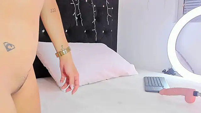 Snapshot of Annyy_Ricee28 chatting on March 10, 2026, 9:25 am Annyy Ricee28 online show from March 10, 2026, 9:25 am