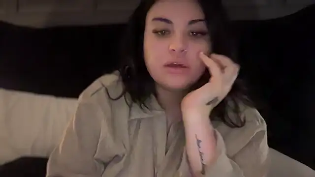 curvybabesx1 online show from October 15, 2025, 1:44 pm