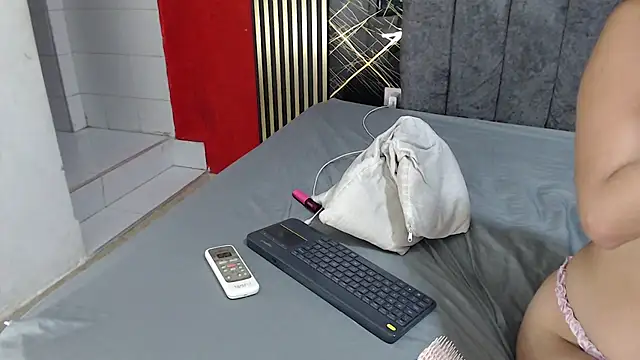 alana dirty sex online show from February 20, 2026, 6:26 am