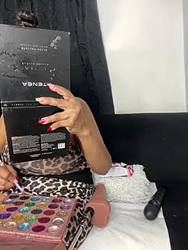 chiquimaturesexy online show from February 3, 2026, 9:42 pm