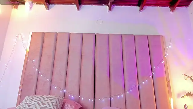 Snapshot of VICTORIA_RASH chatting on January 22, 2025, 10:05 pm VICTORIA RASH online show from January 22, 2025, 10:05 pm