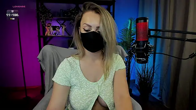 careful i bite nya online show from February 5, 2025, 4:47 pm