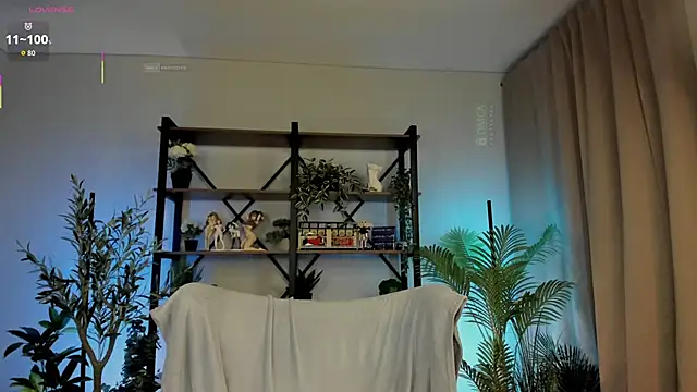 careful i bite nya online show from October 18, 2025, 3:02 pm