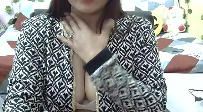 Snapshot of Bold_Pooja chatting on January 17, 2025, 10:33 am Bold Pooja online show from January 17, 2025, 10:33 am