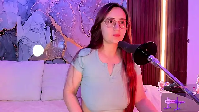 centaurigirl online show from September 19, 2025, 3:13 pm