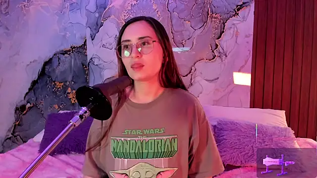 centaurigirl online show from December 1, 2025, 3:11 am