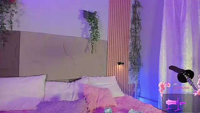 centaurigirl online show from February 21, 2026, 4:24 am