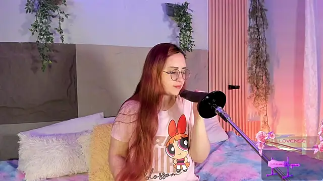 centaurigirl online show from March 21, 2026, 3:37 pm