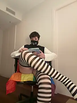 Snapshot of Your_femboy24 chatting on January 11, 2025, 6:33 pm Your femboy24 online show from January 11, 2025, 6:33 pm