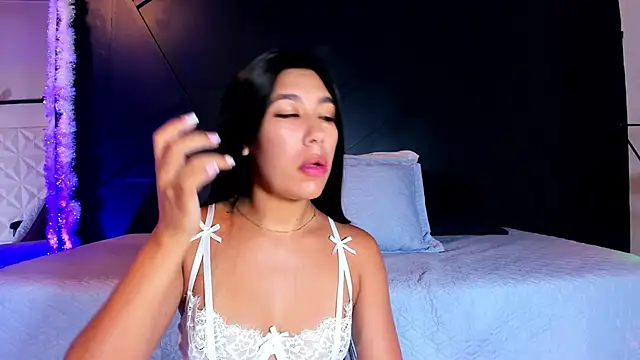 Emilyh  online show from January 14, 2025, 10:59 am