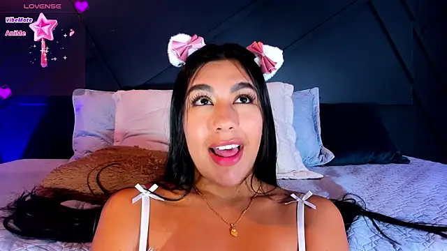 Emilyh  online show from January 14, 2025, 2:00 pm