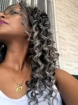 Amaliu  online show from February 26, 2025, 7:16 pm