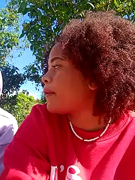 DANIELA MICHEL online show from December 5, 2024, 2:33 pm