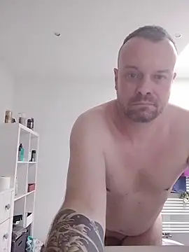 mikaaaaase online show from February 28, 2026, 8:04 am