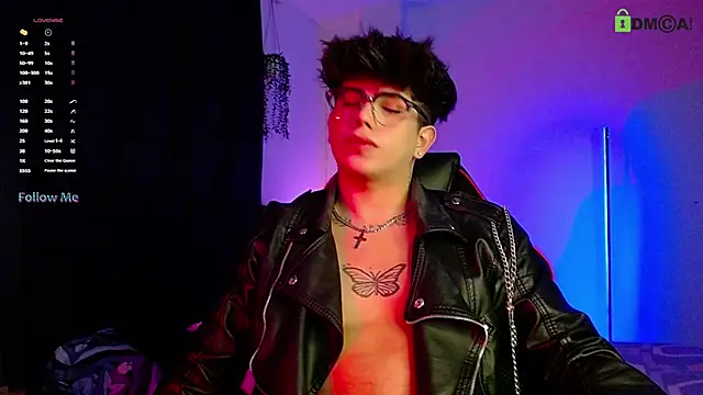 LyleBennett  online show from November 7, 2025, 11:21 am