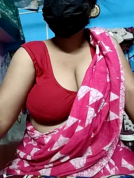 BERRY 00 online show from October 26, 2025, 6:14 pm