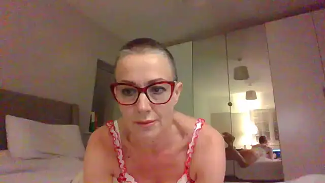 ELEGANT-ARIA36 online show from January 26, 2025, 5:44 pm