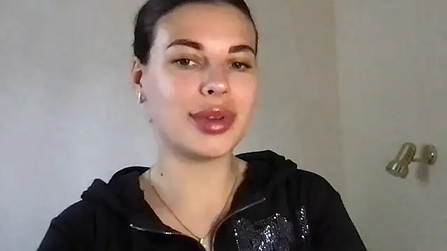 MoonriseGoddess online show from April 19, 2026, 9:52 am