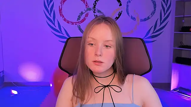 VivienLeeigh online show from December 9, 2024, 4:05 pm