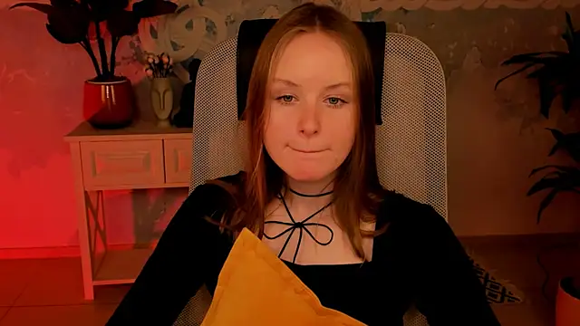 VivienLeeigh online show from December 10, 2024, 4:17 pm